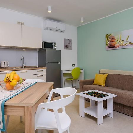Apartmani Marko I Ana Marina Exteriér fotografie