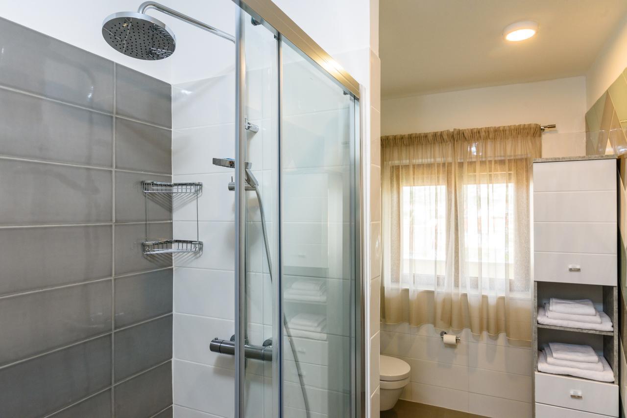 Apartmani Marko I Ana Marina Exteriér fotografie