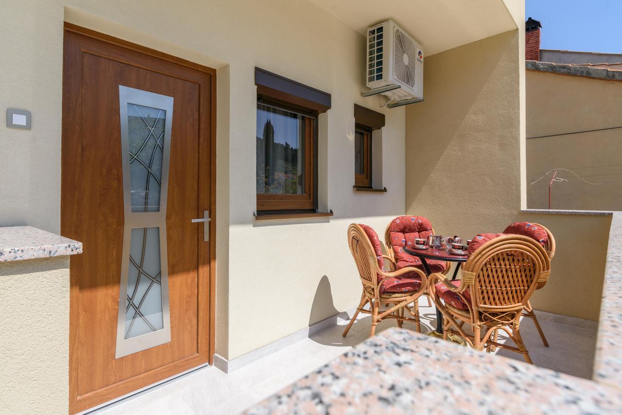 Apartmani Marko I Ana Marina Exteriér fotografie