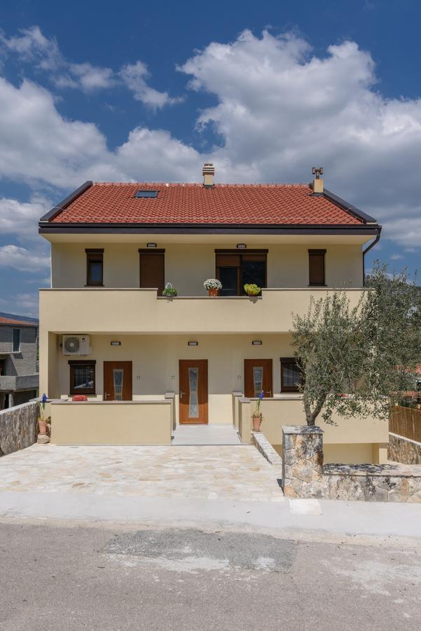 Apartmani Marko I Ana Marina Exteriér fotografie