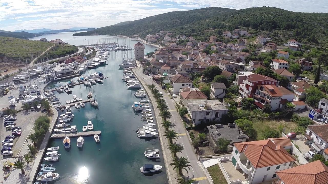 Apartmani Marko I Ana Marina Exteriér fotografie